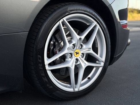 Used 2016 Ferrari California T RWD image 40