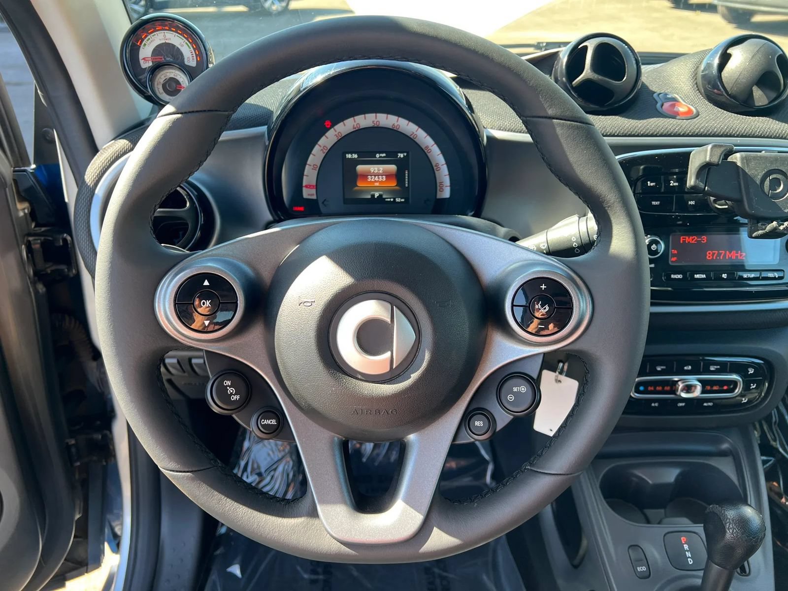 Used 2018 smart fortwo electric drive RWD image 13