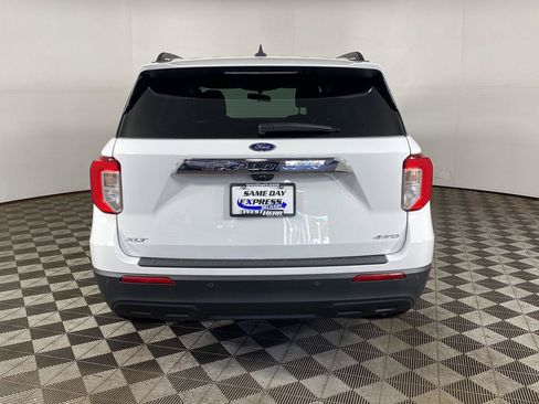 Used 2021 Ford Explorer XLT AWD/4WD image 16