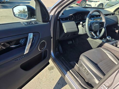 Used 2025 Land Rover Discovery Sport S image 19