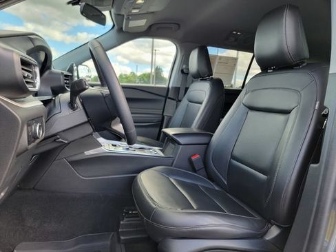 Certified 2023 Ford Explorer XLT w/ Equipment Group 202A AWD/4WD image 20