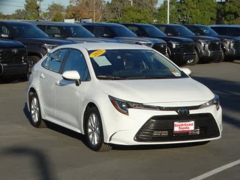 Certified 2025 Toyota Corolla LE w/ LE Premium Package image 2