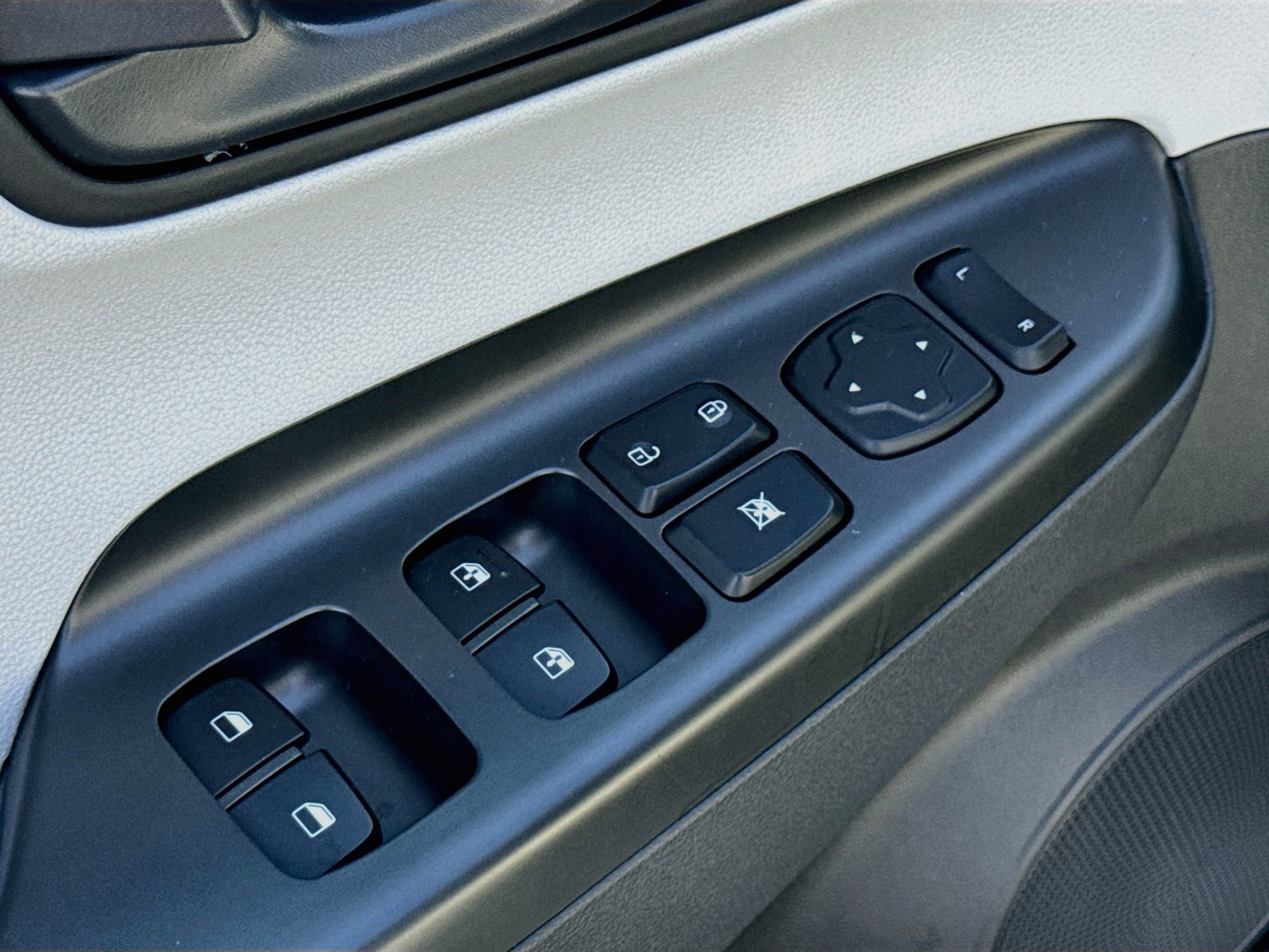 Certified 2023 Hyundai Kona SEL AWD/4WD image 10