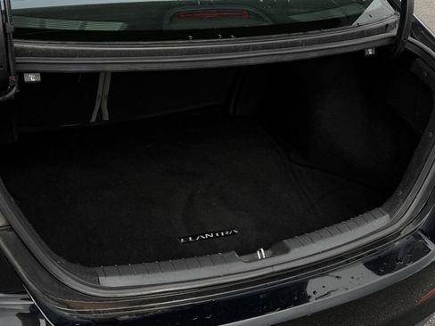Used 2018 Hyundai Elantra SE w/ SE Connectivity Package 04 FWD image 25