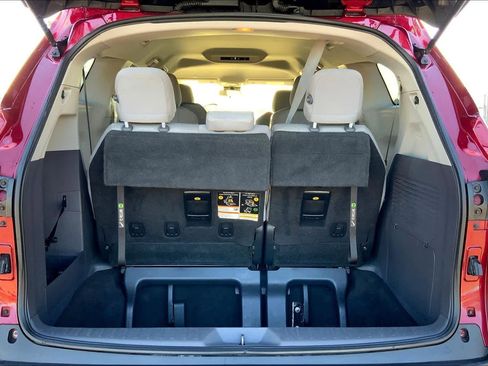 Used 2021 Toyota Sienna LE FWD image 33