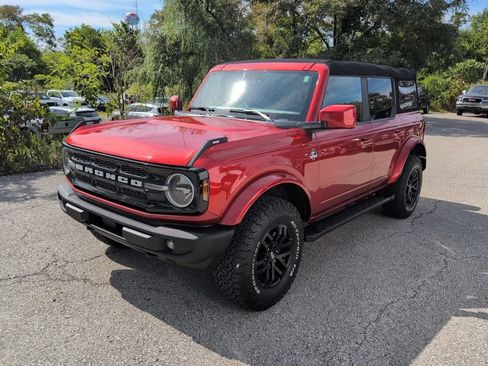 Used 2023 Ford Bronco Outer Banks AWD/4WD image 3