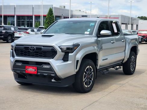 Certified 2024 Toyota Tacoma TRD Sport RWD image 3