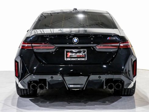 Used 2025 BMW M5 w/ Carbon Package image 7