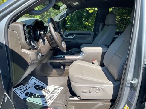 Used 2025 Chevrolet Silverado 2500 LTZ w/ LTZ Convenience Package AWD/4WD image 15