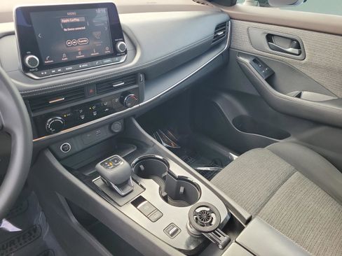 Used 2021 Nissan Rogue S image 33