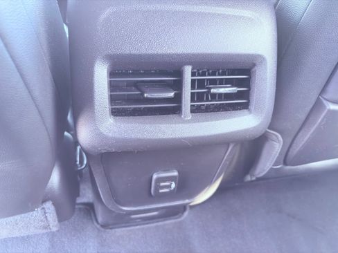 Used 2024 GMC Terrain SLT image 14