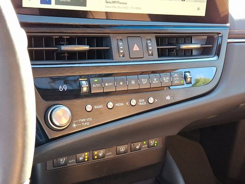 Used 2023 Lexus ES 350 Ultra Luxury image 17