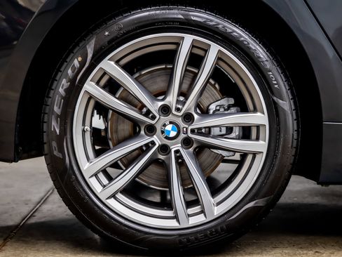 Used 2019 BMW 740i w/ Executive Package image 38