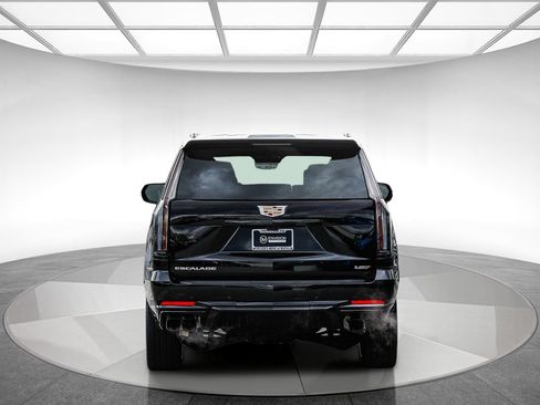 Used 2025 Cadillac Escalade V AWD/4WD image 4
