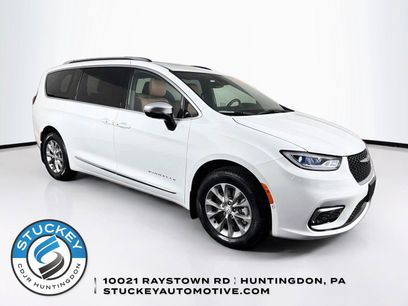 Used 2026 Chrysler Pacifica Pinnacle w/ Trailer Tow Group
