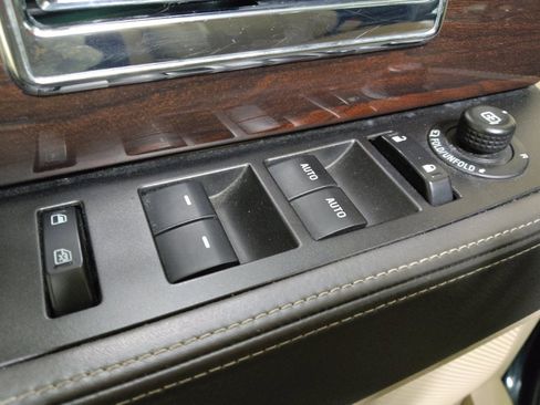 Used 2015 Lincoln Navigator 4WD w/ Equipment Group 101A Reserve image 27