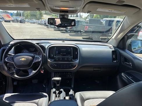 Used 2021 Chevrolet Colorado Z71 AWD/4WD image 12