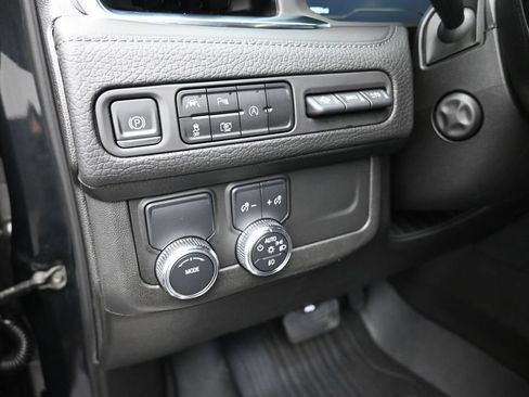 Used 2023 GMC Yukon Denali RWD image 13
