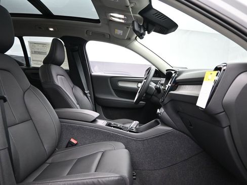 New 2025 Volvo XC40 B5 Plus w/ Climate Package AWD/4WD image 27
