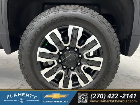 Used 2025 GMC Sierra 2500 Denali Ultimate AWD/4WD image 19