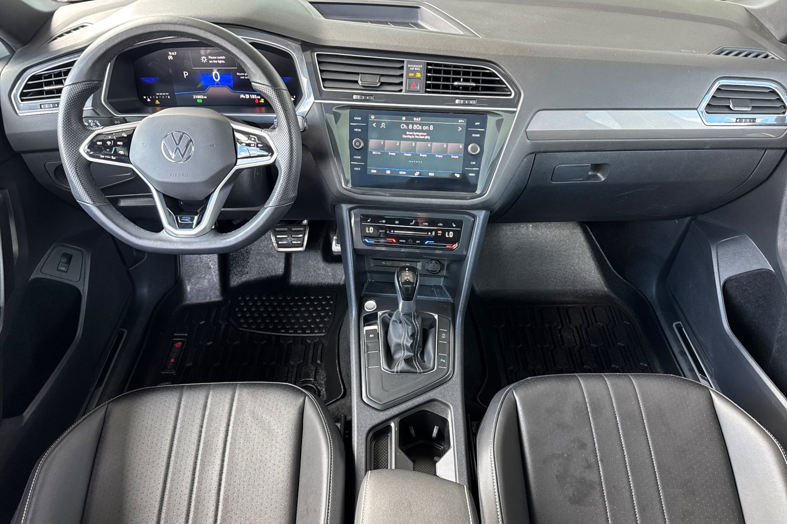 Used 2024 Volkswagen Tiguan SE R-Line FWD image 4