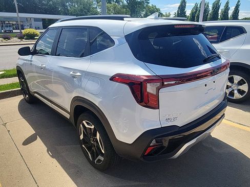 Used 2024 Kia Seltos SX w/ SX Sunroof Package AWD/4WD image 7
