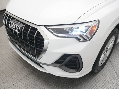 Used 2025 Audi Q3 2.0T Premium AWD/4WD image 23