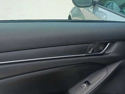 Used 2019 Honda Accord Sport image 12