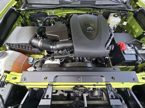 Used 2023 Toyota Tacoma TRD Off-Road w/ TRD Premium Off Road Package image 19