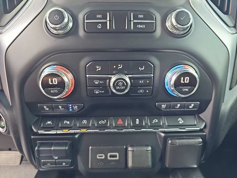 Used 2020 GMC Sierra 1500 SLT w/ SLT Premium Plus Package AWD/4WD image 28