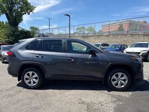 Used 2023 Toyota RAV4 LE AWD/4WD image 16