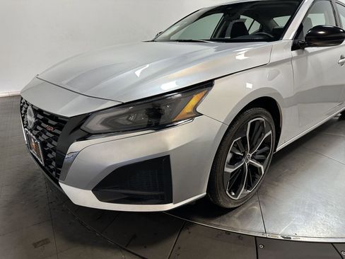 Used 2024 Nissan Altima 2.5 SR image 7