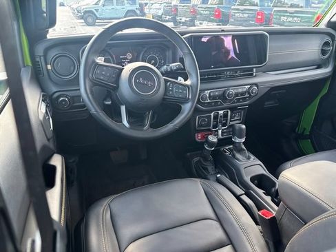 Used 2025 Jeep Wrangler Unlimited Rubicon 392 AWD/4WD image 28