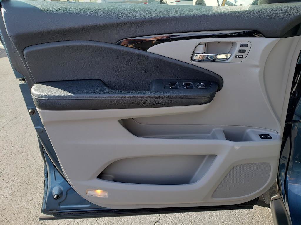 Used 2017 Honda Pilot Elite image 19