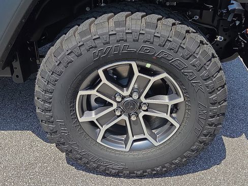 New 2025 Jeep Gladiator Mojave w/ Steel Bumper Group image 7