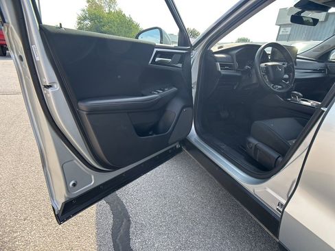 Used 2025 Mitsubishi Outlander ES image 18