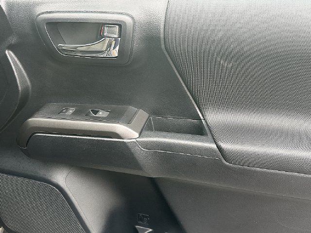 Used 2019 Toyota Tacoma TRD Sport RWD image 11