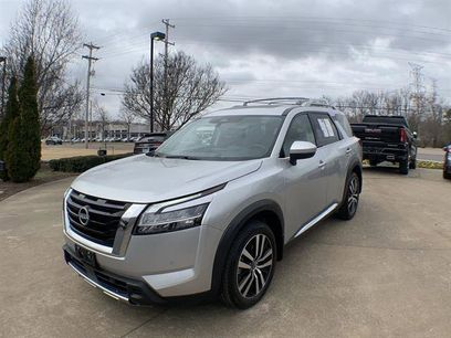 Used 2024 Nissan Pathfinder Platinum