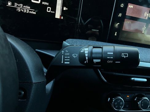 Used 2025 Nissan Kicks SV image 33