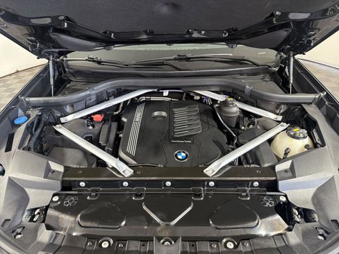Used 2021 BMW X7 xDrive40i w/ M Sport Package AWD/4WD image 29