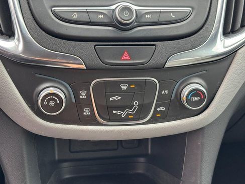 Used 2020 Chevrolet Equinox LS w/ LS Convenience Package image 23