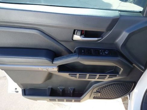 Used 2024 Toyota Tacoma TRD Off-Road image 29