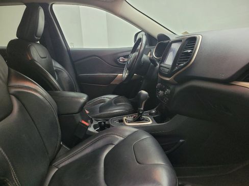 Used 2018 Jeep Cherokee Limited image 21