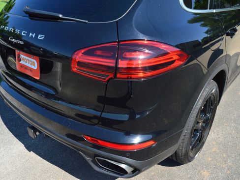 Used 2016 Porsche Cayenne AWD/4WD image 10