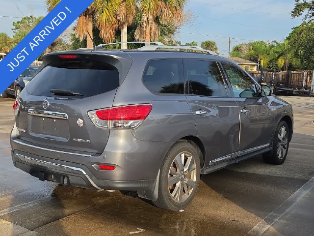 Used 2015 Nissan Pathfinder Platinum w/ Family Entertainment Package FWD image 5