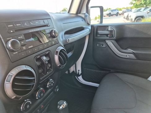 Used 2017 Jeep Wrangler Unlimited Sport w/ Quick Order Package 24S AWD/4WD image 27