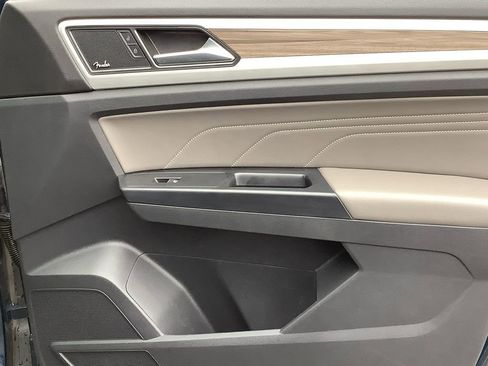 Used 2021 Volkswagen Atlas SEL Premium w/ MDO Package (Bench Seat) image 15