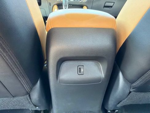 Used 2025 Nissan Sentra SV w/ SV Premium Package FWD image 12