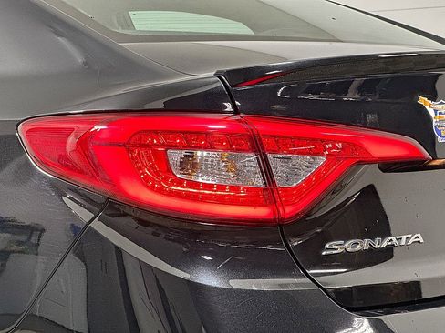 Used 2017 Hyundai Sonata Limited image 25