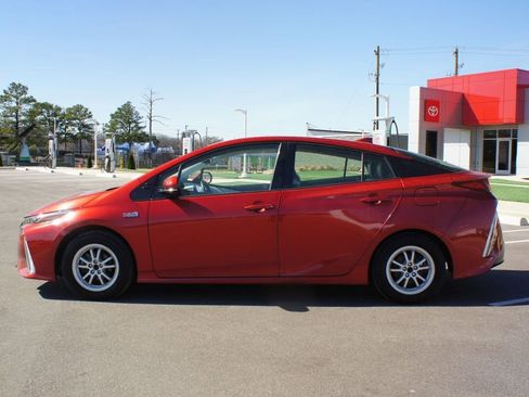 Used 2017 Toyota Prius Prime Premium image 15